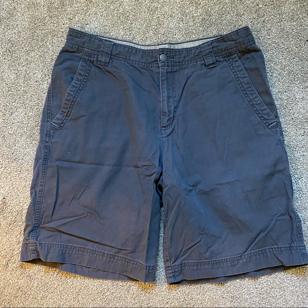 columbia navy blue chino shorts - size 36